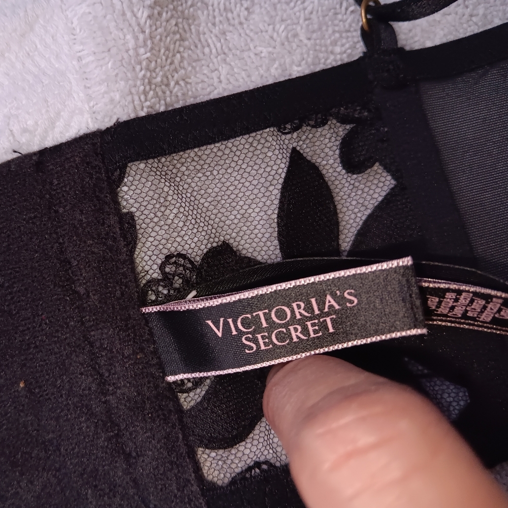 Victoria's Secret Black Mesh Floral Embroidered Long Line Bralette. Size S. - Picture 10 of 12